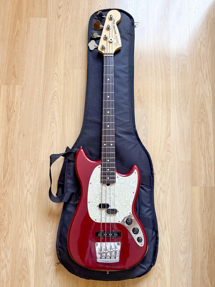 Fender American Performer Mustang Bass