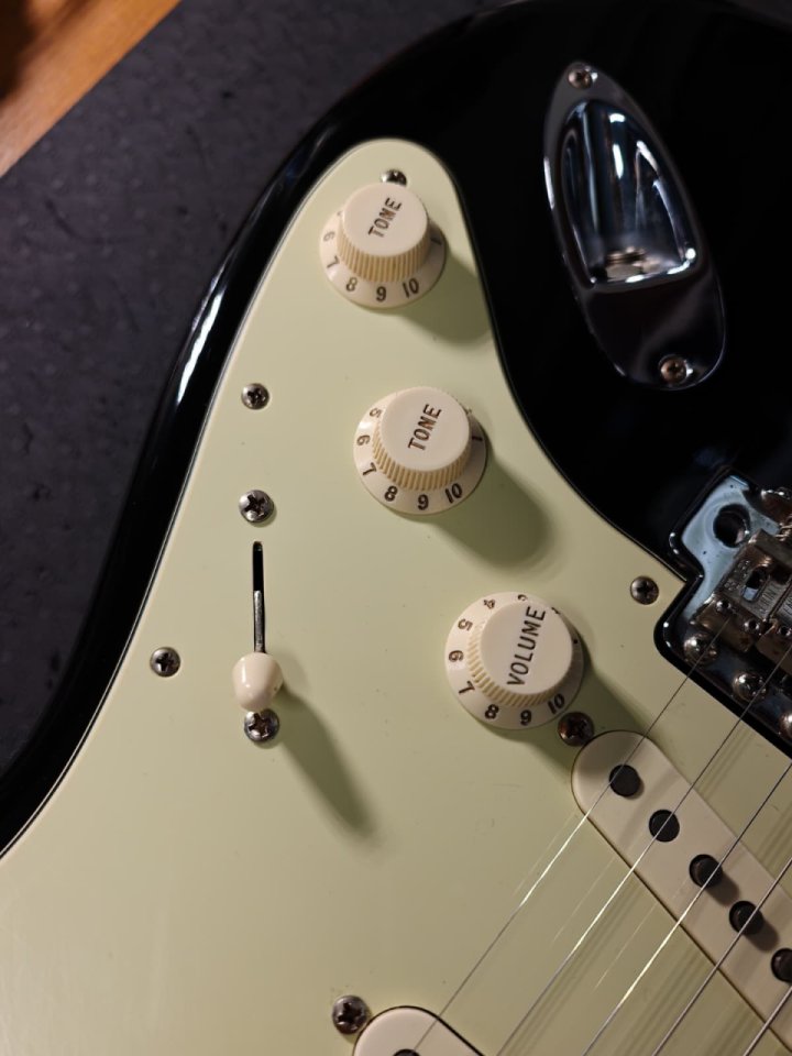 Fender Classic Series 60s Strat de segunda mano · Foto 4 de 8 · Pontevedra · 890 €