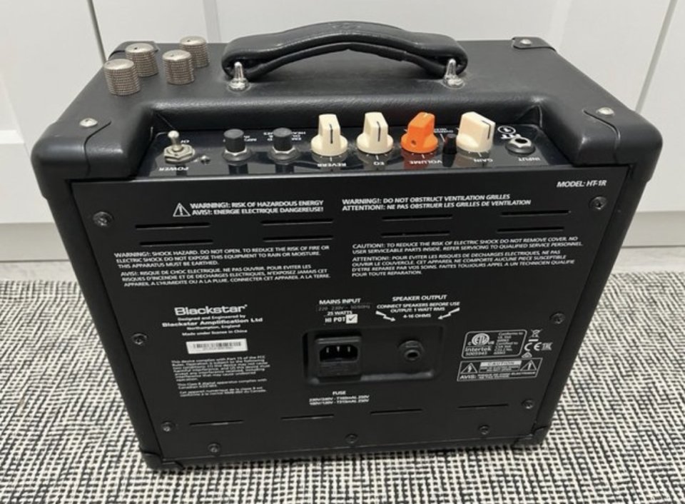 Blackstar HT-1R de segunda mano · Foto 2 de 4 · Cádiz · 110 €
