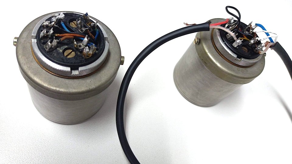 ROHDE & SCHWARZ 4816-20. 2 transformadores 1950.