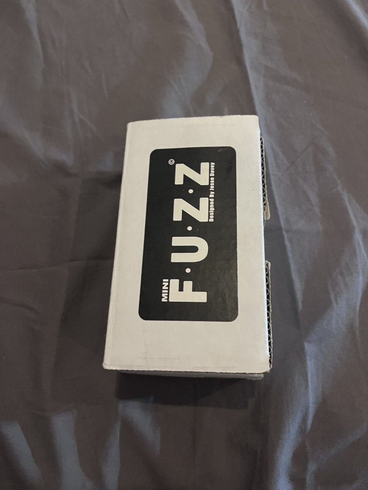 King Tone Guitar MiniFuzz Si x JHS Colourbox V2 de segunda mano · Foto 2 de 2 · Cádiz · 230 €