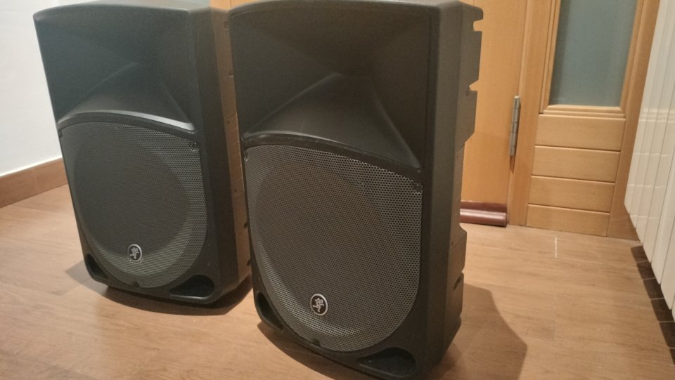 Mackie Trump 12A (Pareja) de segunda mano · Foto 1 de 2 · Barcelona · 450 €