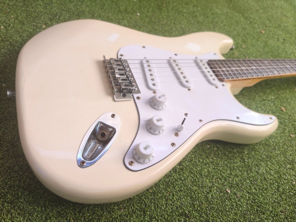 Stratocaster MC-ART de segunda mano · Foto 1 de 8 · Alicante · 150 €