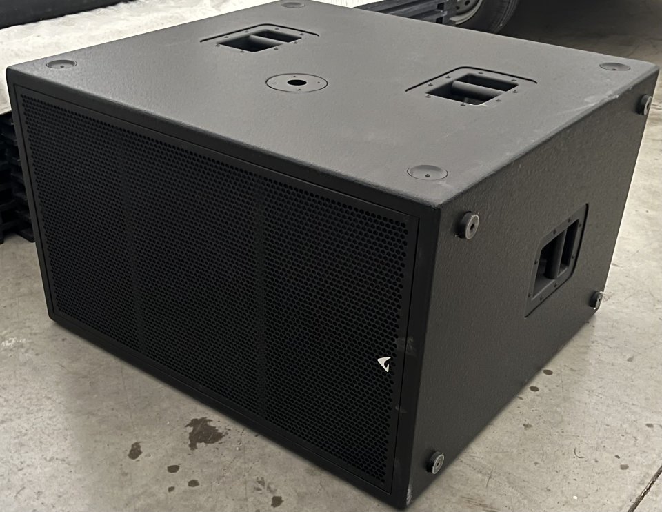 Subgrave AXIOM ACTIVO SW1800A Doble 18" de segunda mano · Foto 1 de 3 · Córdoba · 1560 €