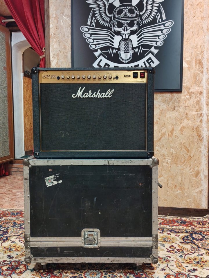 Vendo Marshall JCM 900 + flight case de segunda mano · Foto 1 de 9 · Cantabria · 600 €