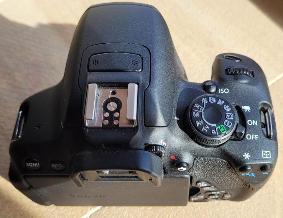 Canon EOS 700D Cámara Réflex Digital