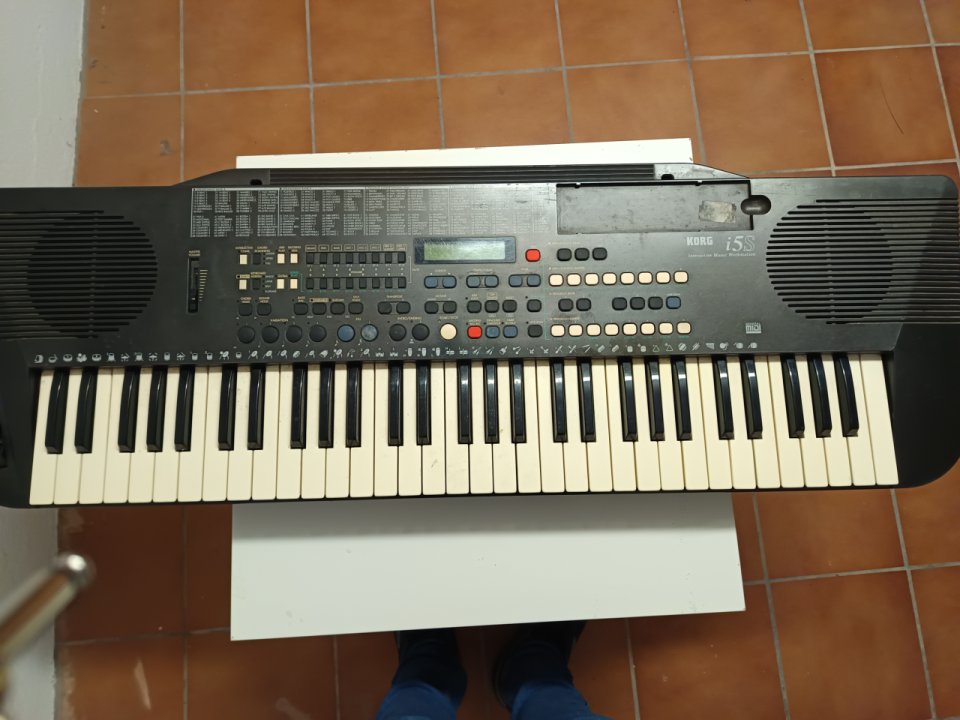 teclado korg i5 de segunda mano · Foto 3 de 3 · Alicante · 150 €