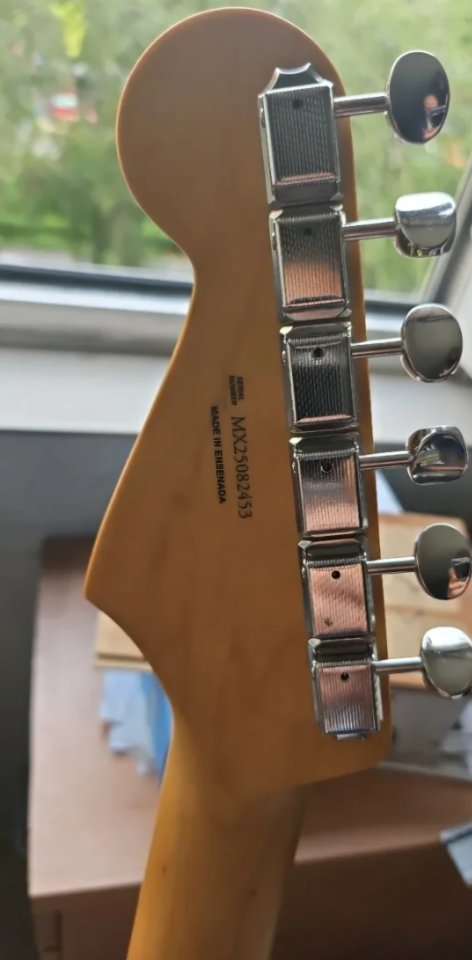 Fender Stratocaster Player II Hialeah Yellow de segunda mano · Foto 8 de 10 · Madrid · 650 €