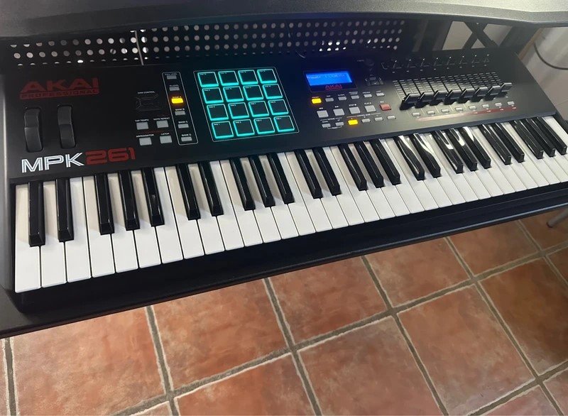 AKAI MPK261