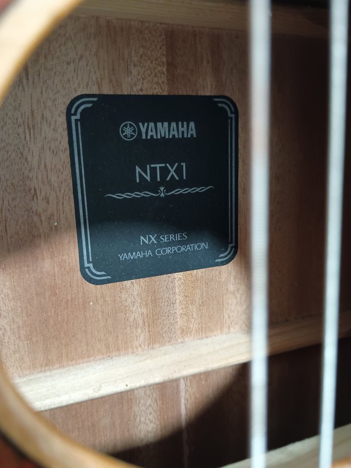 Guitarra Yamaha NTX1+Funda de segunda mano · Foto 3 de 8 · Málaga · 280 €