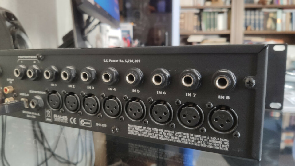 TonePort UX8 de Line 6 (interfaz audio 8 entradas)