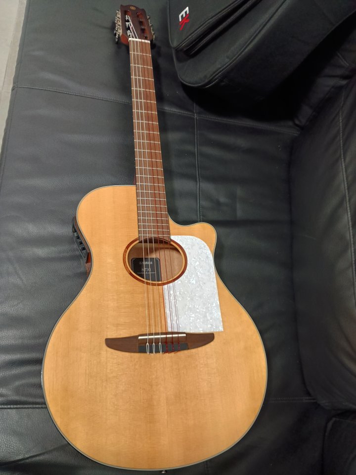 Guitarra Yamaha NTX1+Funda de segunda mano · Foto 4 de 8 · Málaga · 280 €