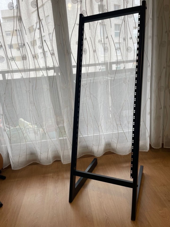 Fame W-228 Studio Rack