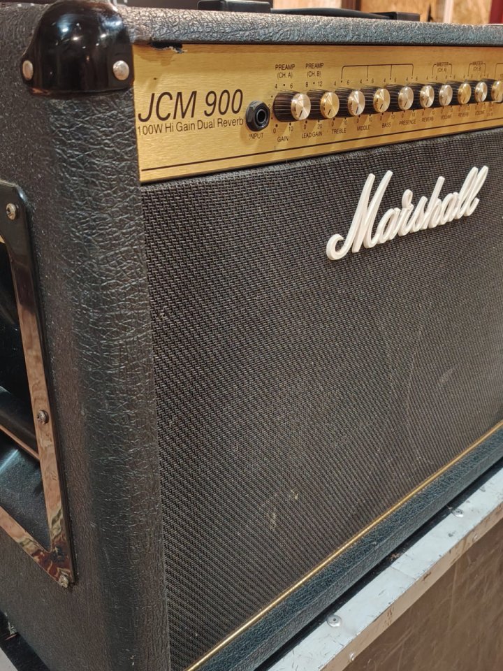 Vendo Marshall JCM 900 + flight case de segunda mano · Foto 5 de 9 · Cantabria · 600 €