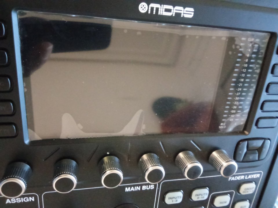 Midas M32R Live con case en perfecto estado