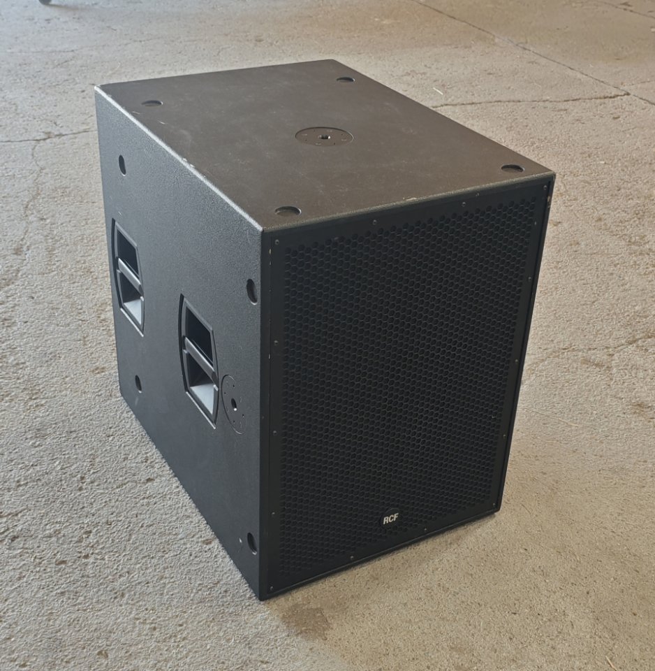 Subgrave Activo de Alta Potencia RCF 8005-AS 21"