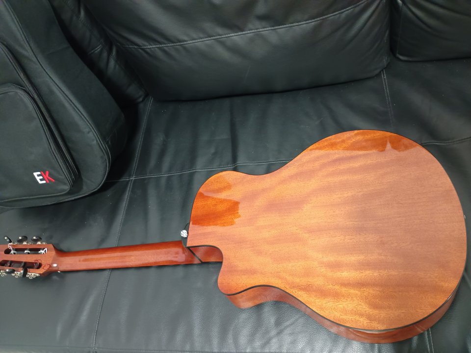 Guitarra Yamaha NTX1+Funda de segunda mano · Foto 6 de 8 · Málaga · 280 €