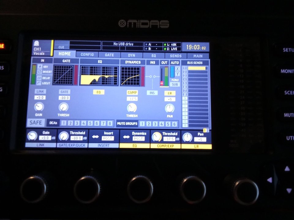 Midas M32R Live con case en perfecto estado