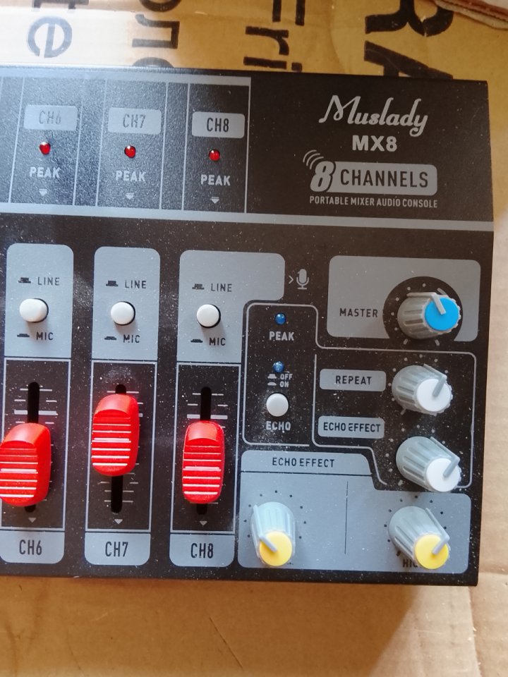 Mixer Muslady de 8 canales,line/ micrófono con eco de muy buena calidad. de segunda mano · Foto 5 de 10 · Cáceres · 50 €
