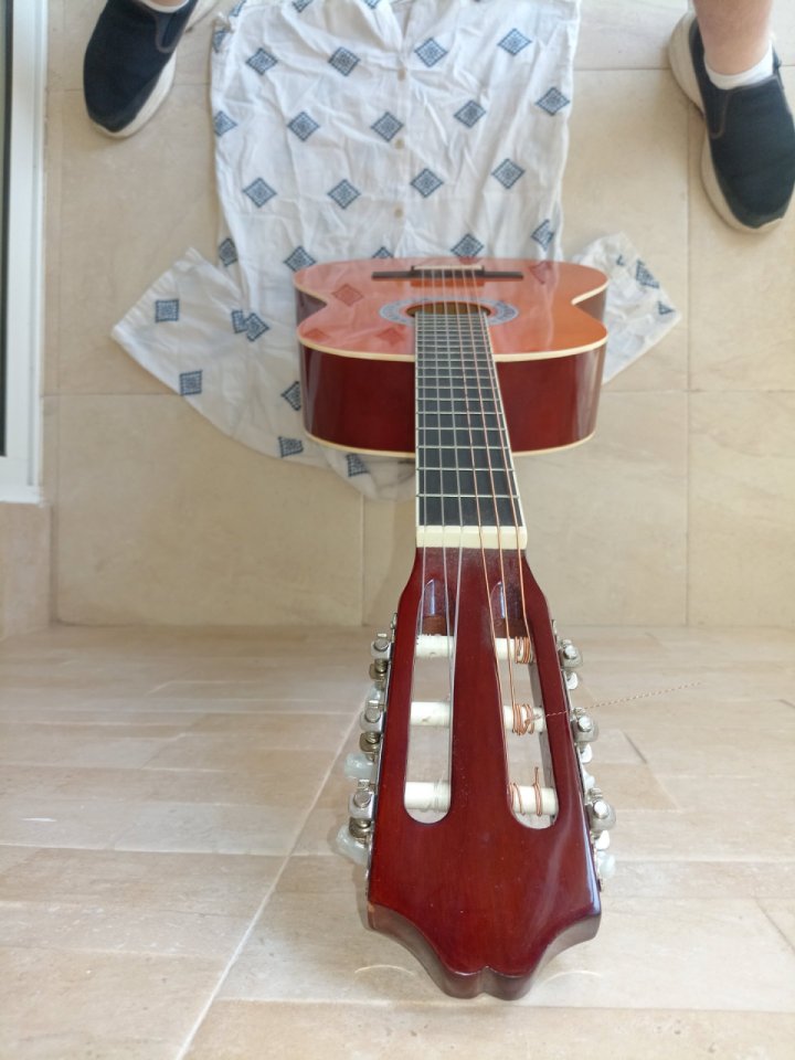 Guitarra clásica Bolero — Estado impecable | Perfecto para principiantes de segunda mano · Foto 6 de 8 · Málaga · 95 €