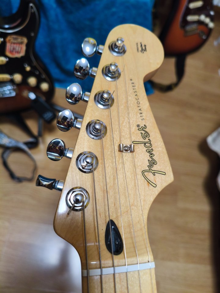 Fender Player Stratocaster LTD Ash (MODIFICADA) . l de segunda mano · Foto 5 de 10 · Madrid · 775 €