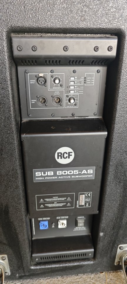 Subgrave Activo de Alta Potencia RCF 8005-AS 21"