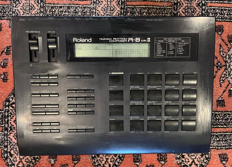 Roland R8 mkII de segunda mano · Foto 1 de 3 · Barcelona · 600 €