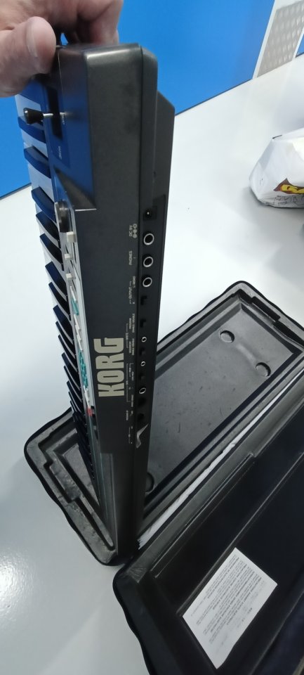 KORG - POLY-800 de segunda mano · Foto 9 de 10 · Pontevedra · 1000 €