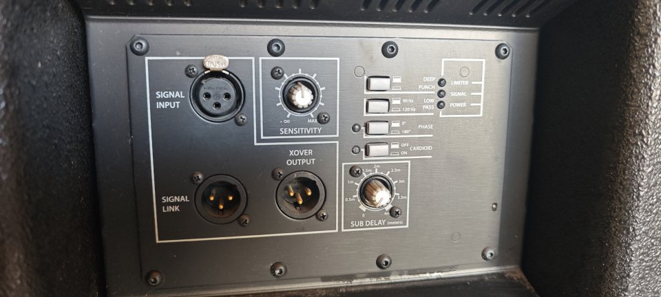 Subgrave Activo de Alta Potencia RCF 8005-AS 21"