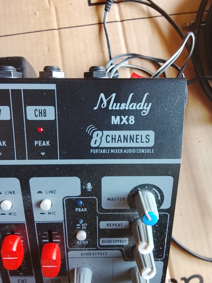 Mixer Muslady de 8 canales,line/ micrófono con eco de muy buena calidad. de segunda mano · Foto 7 de 10 · Cáceres · 50 €