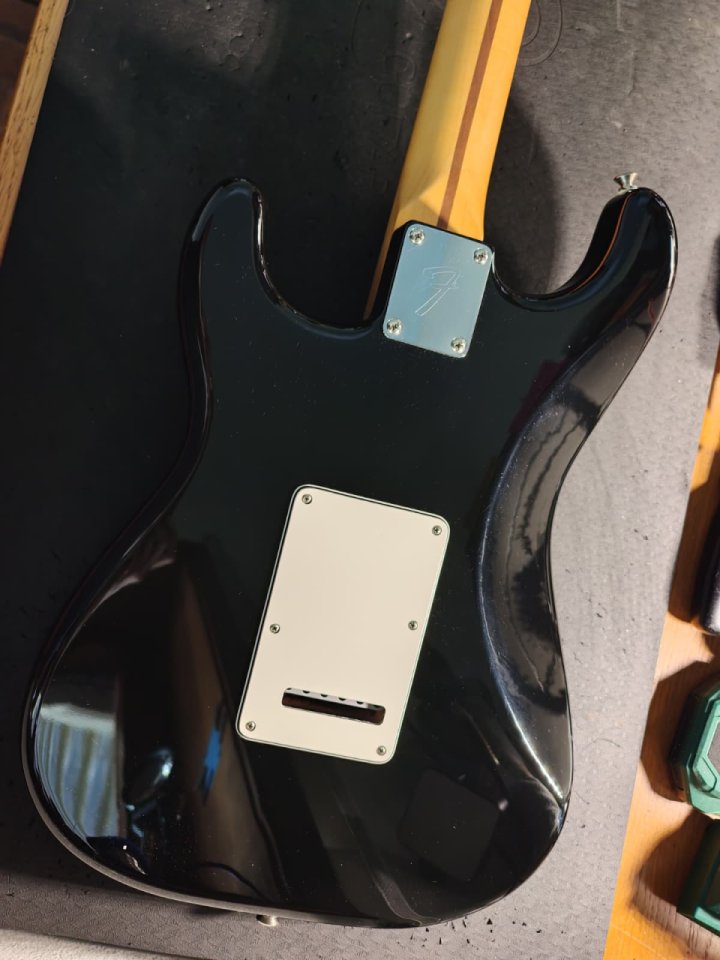 [VENTA] Fender Player Stratocaster MIM (Made in Mexico) – Excelente estado de segunda mano · Foto 4 de 5 · Pontevedra · 665 €
