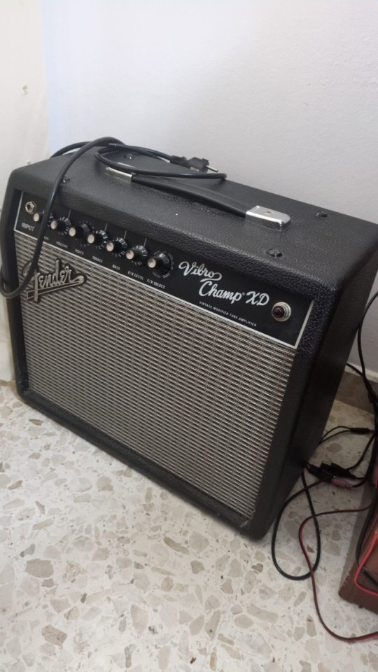 Fender Vibrochamp XD de segunda mano · Sevilla · 190 €