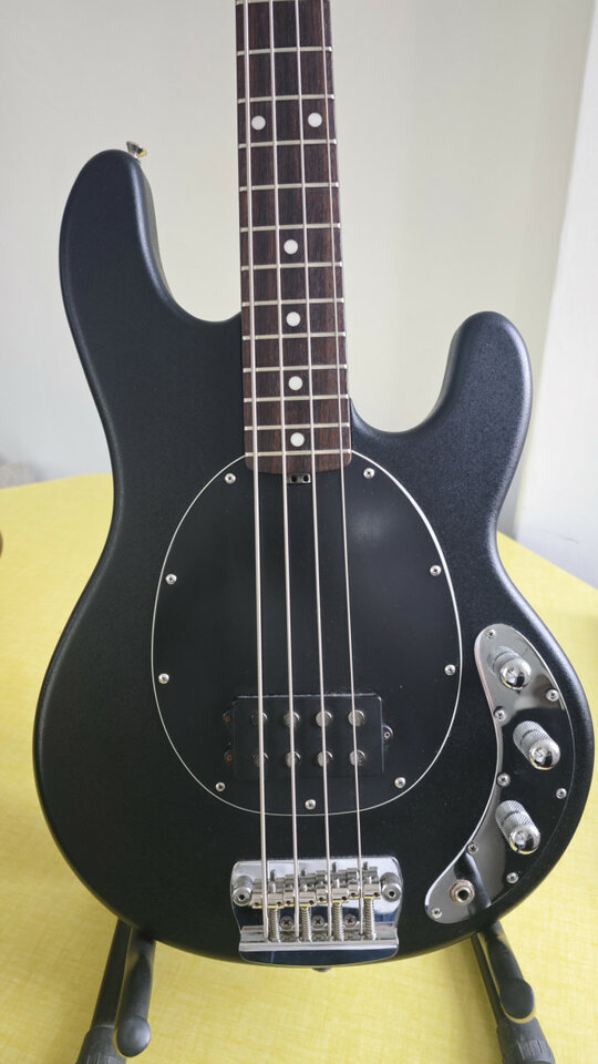 Bajo Musicman SUB usa