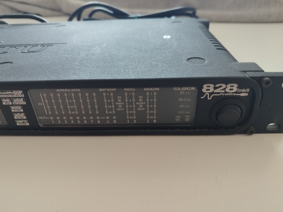 Motu 828 MK2 FW de segunda mano · Foto 2 de 5 · Barcelona · 140 €