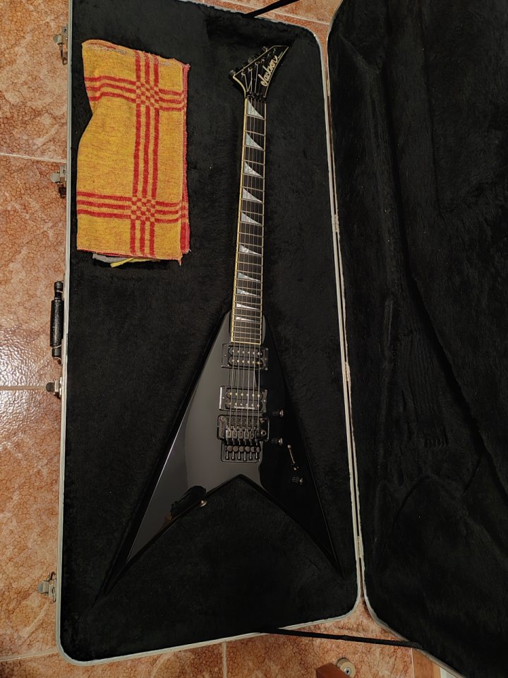 Jackson KV2 King V BK USA de segunda mano · Foto 1 de 9 · Alicante · 2500 €