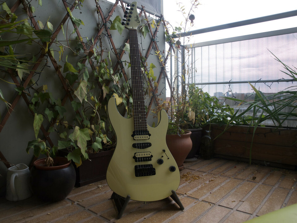 Suhr Modern Guthrie Govan Specs