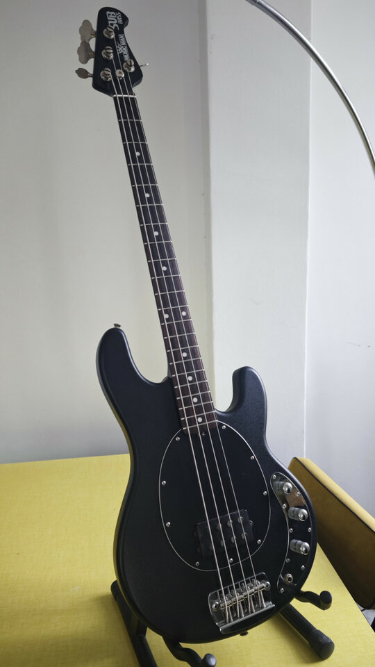 Bajo Musicman SUB usa