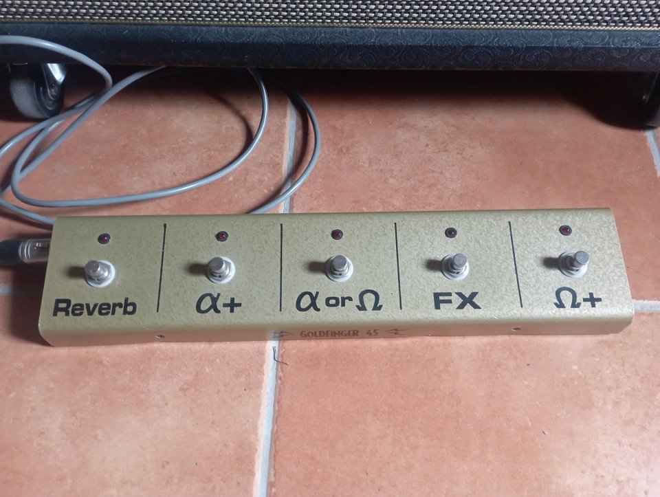 Cabezal y pantalla Bogner Goldfinger 45 de segunda mano · Foto 6 de 8 · Teruel · 2400 €