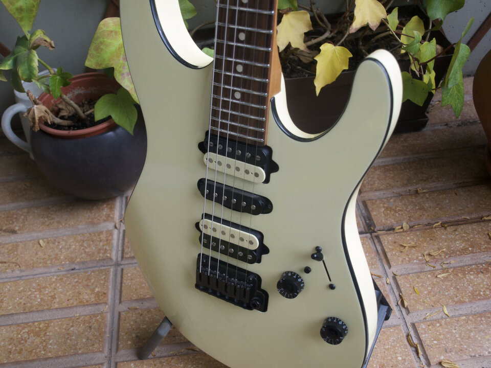 Suhr Modern Guthrie Govan Specs