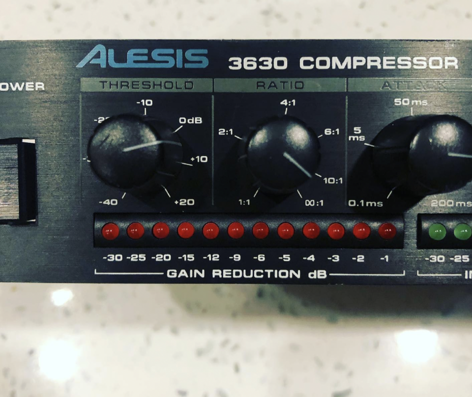 Compresor Alesis 3630