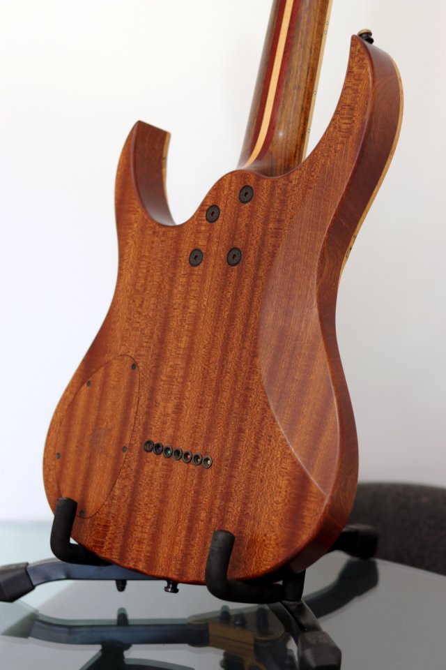 RAN Crusher FT 7 cuerdas + flightcase PACO (gastos de envío incluídos) de segunda mano · Foto 4 de 10 · Illes Balears · 1149 €