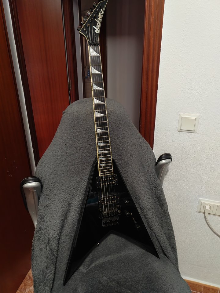 Jackson KV2 King V BK USA de segunda mano · Foto 3 de 9 · Alicante · 2500 €
