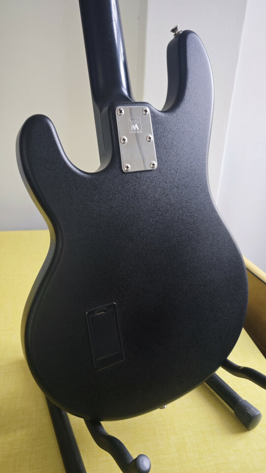 Bajo Musicman SUB usa