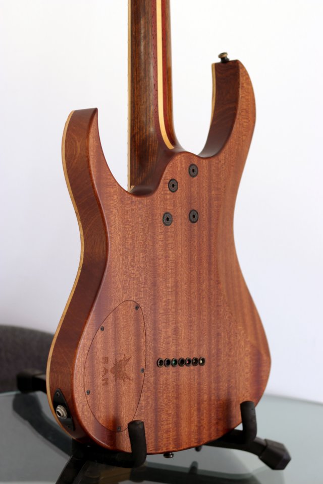 RAN Crusher FT 7 cuerdas + flightcase PACO (gastos de envío incluídos) de segunda mano · Foto 5 de 10 · Illes Balears · 1149 €