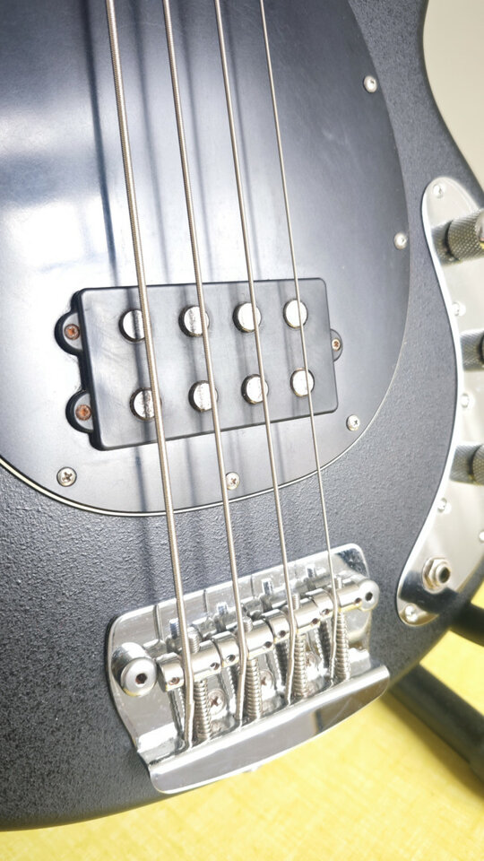 Bajo Musicman SUB usa