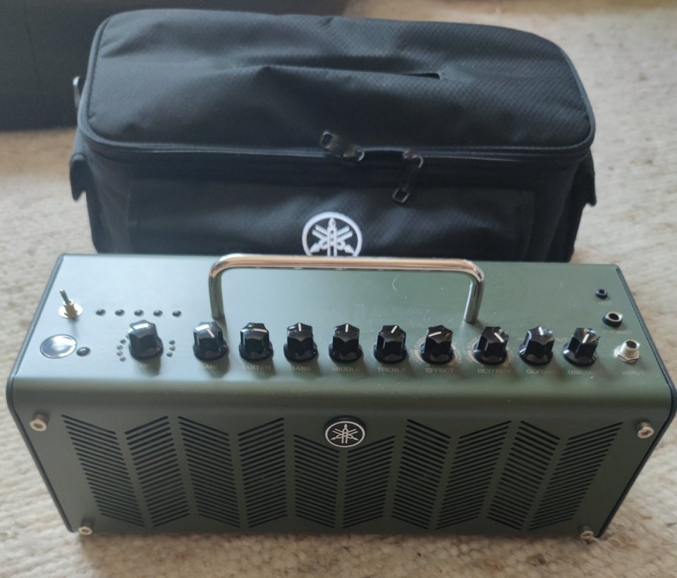 Amplificador Yamaha THR10X + Maleta Original de segunda mano · Foto 1 de 8 · Madrid · 190 €