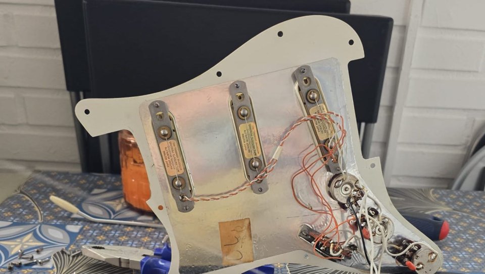 Fender Stratocaster Plus 1991 de segunda mano · Foto 7 de 8 · Valencia · 1500 €
