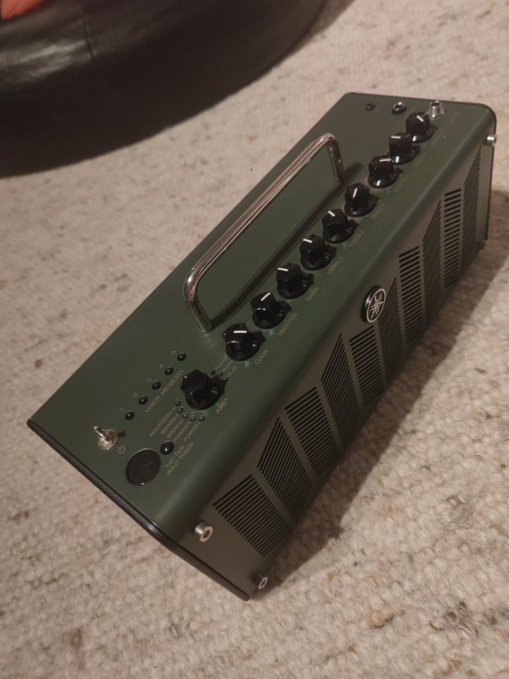 Amplificador Yamaha THR10X + Maleta Original de segunda mano · Foto 2 de 8 · Madrid · 190 €