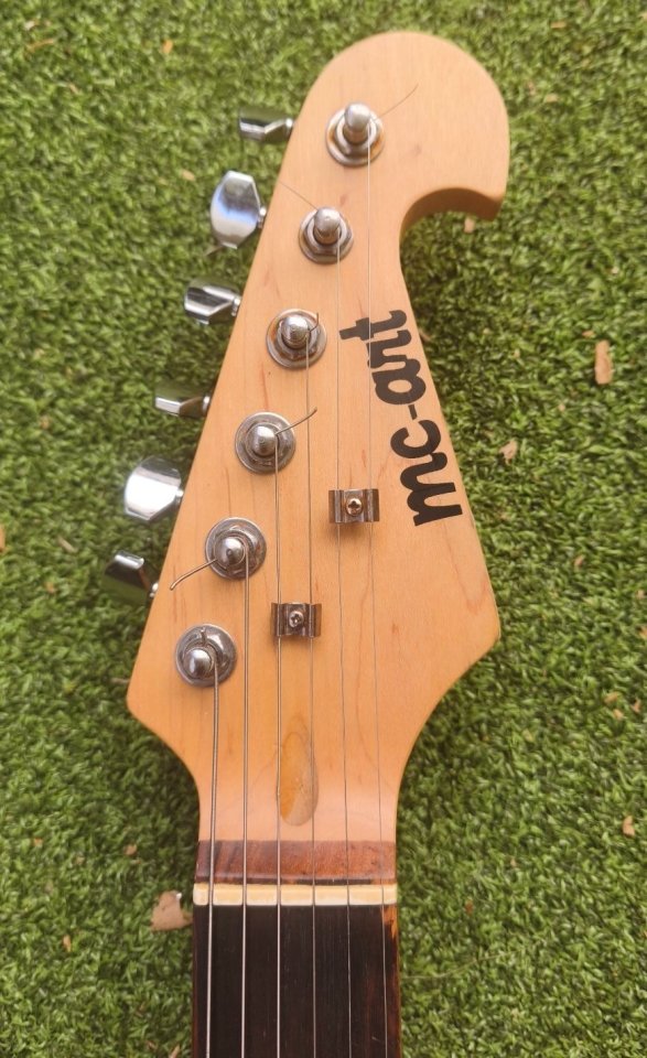 Stratocaster MC-ART de segunda mano · Foto 3 de 8 · Alicante · 150 €