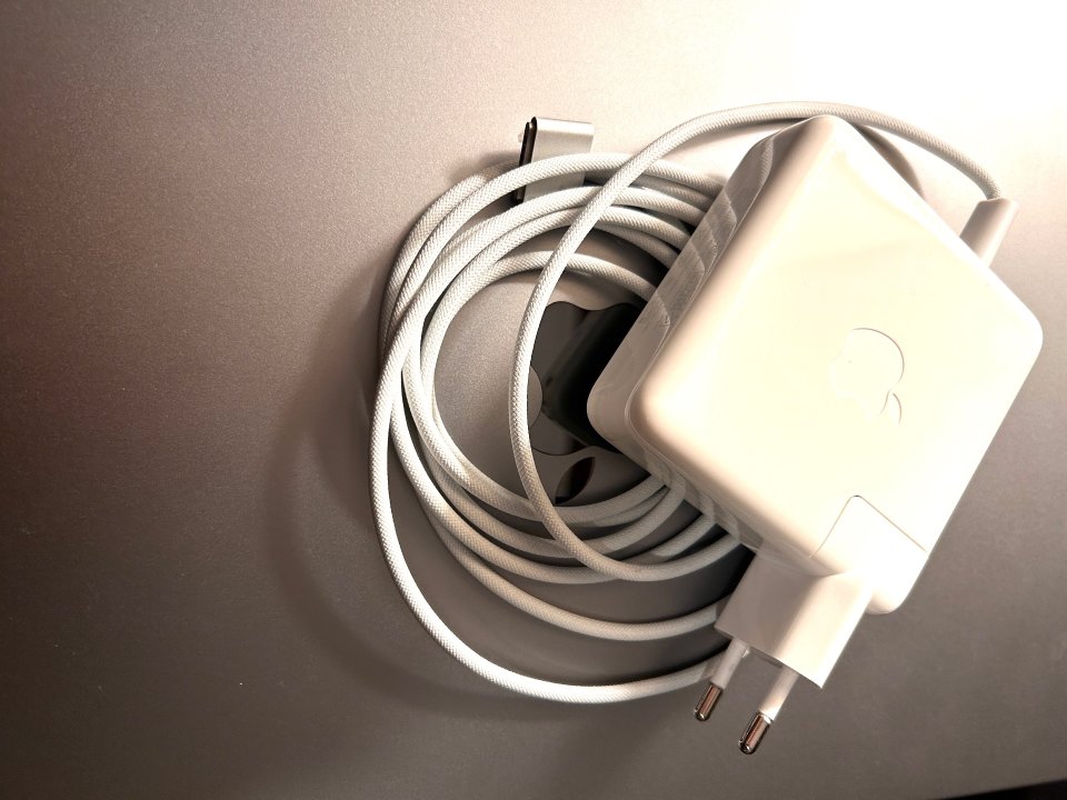 MacBookPro 14.2 M2 Pro CPU12 y Gpu 19. 16Gb. 1Tb